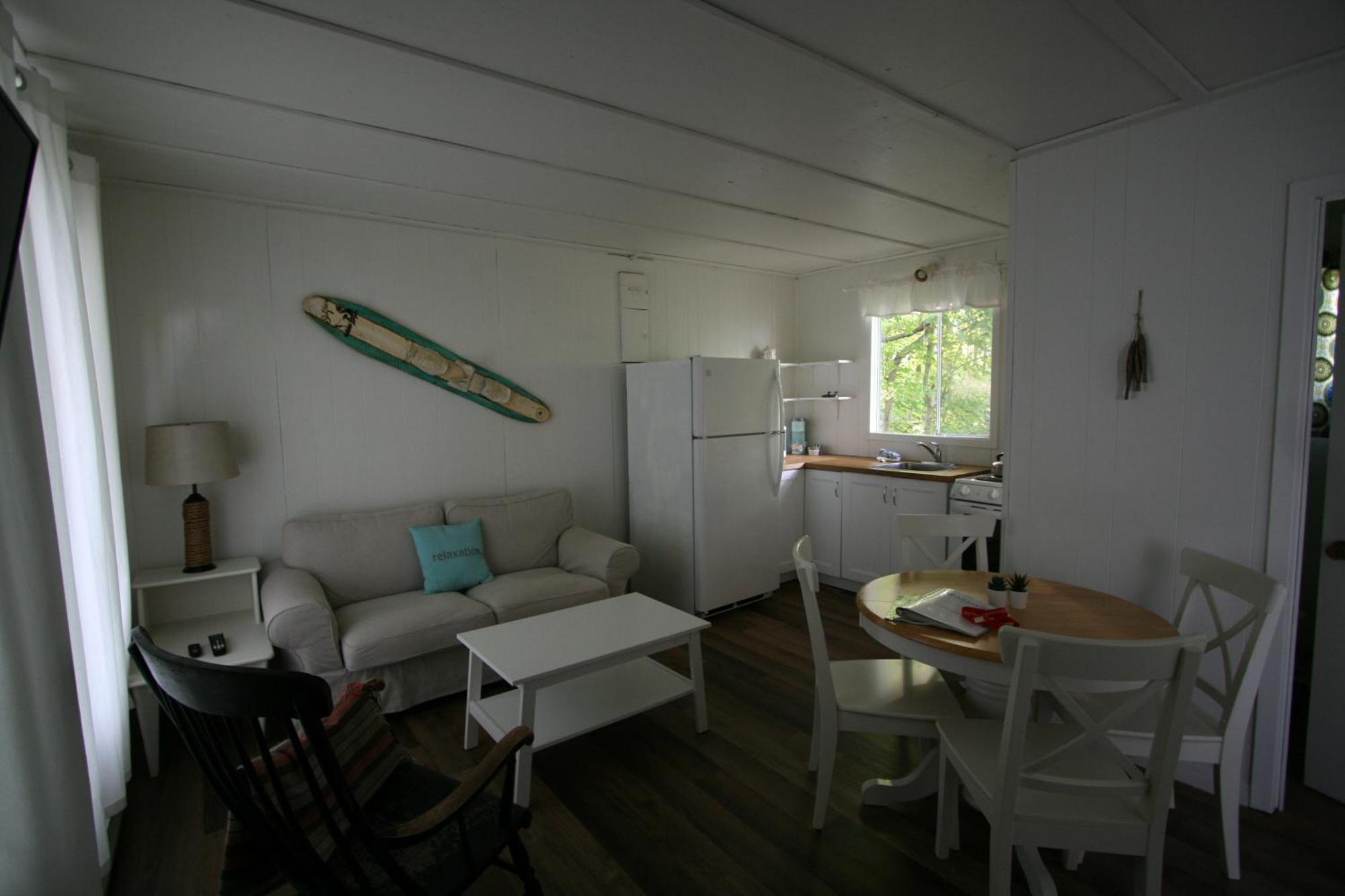 Beachside On Lake Muskoka Порт-Карлінг Екстер'єр фото