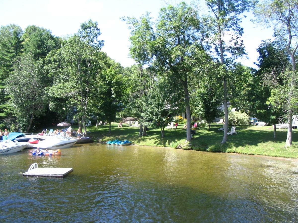 Beachside On Lake Muskoka Порт-Карлінг Екстер'єр фото